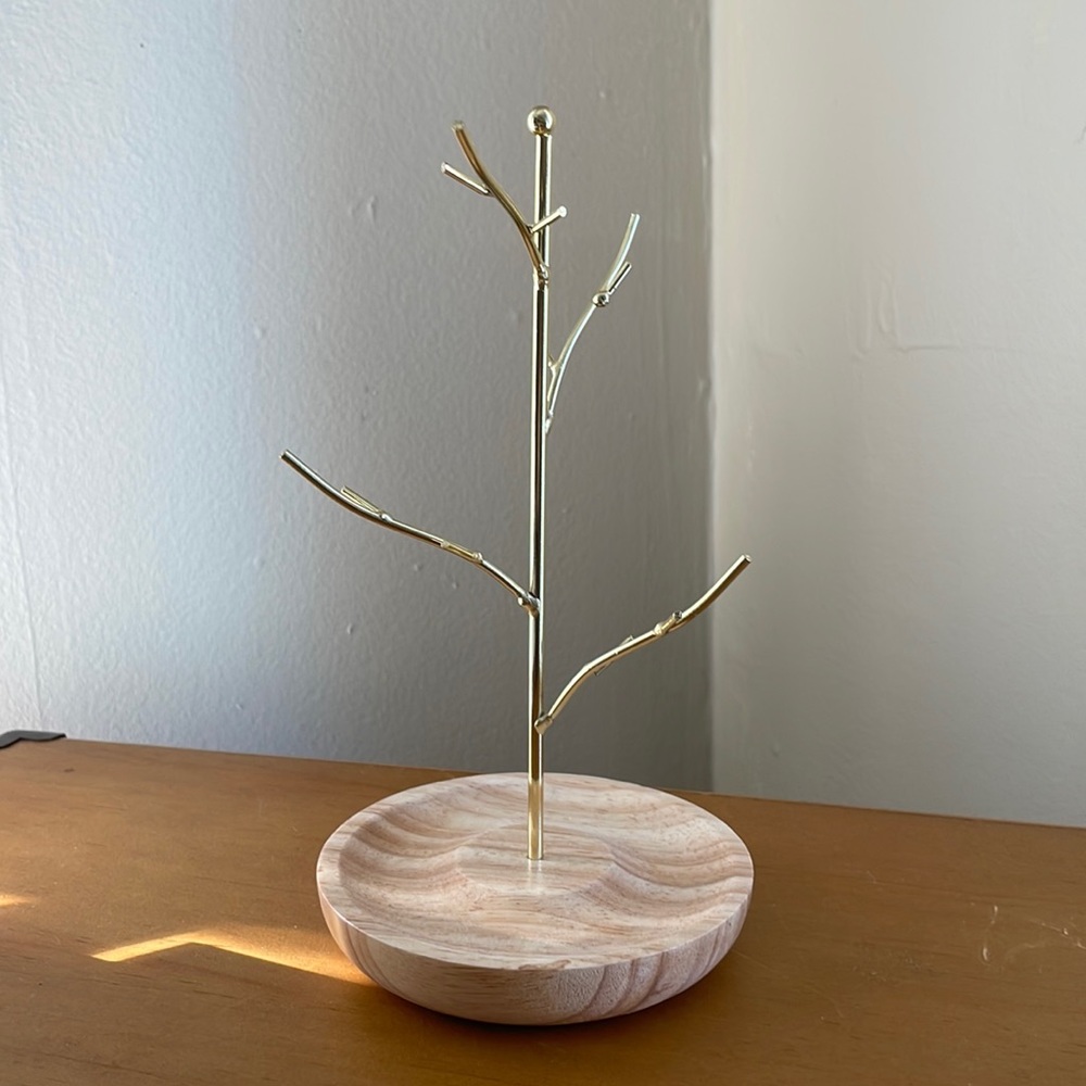 Jewelry stand
